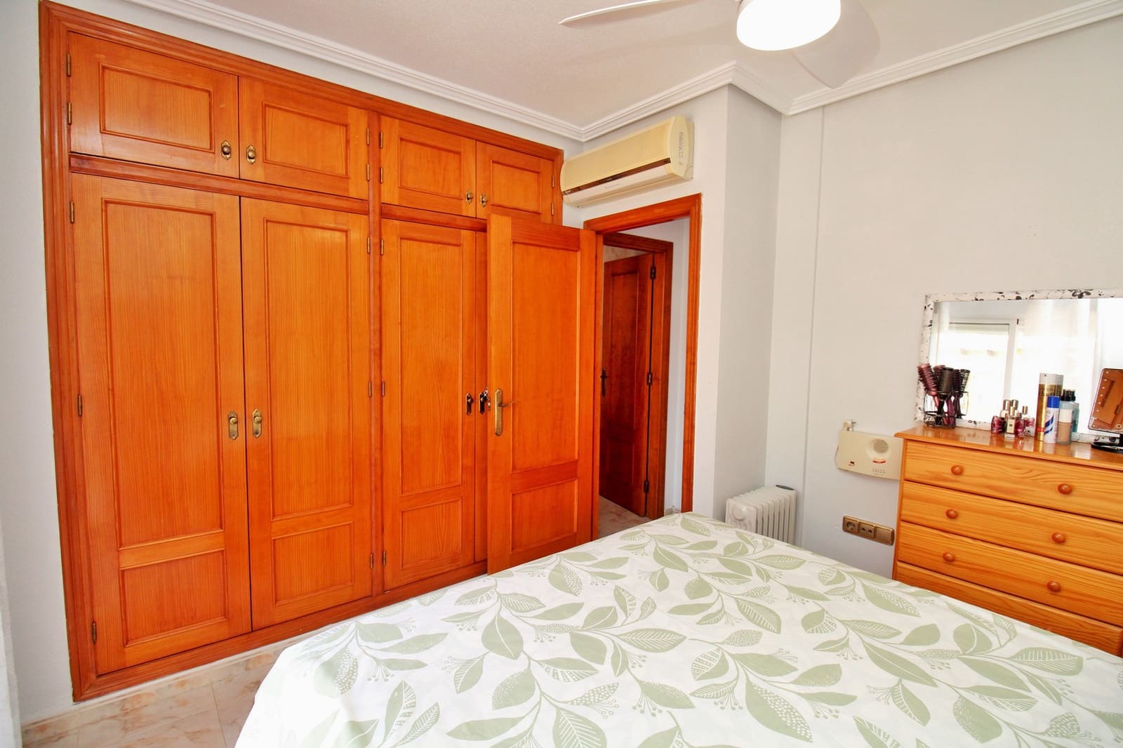 2 soverom Kjedet enebolig til salgs i La Zenia med svømmebasseng - € 239 000 (Ref: 9199216)