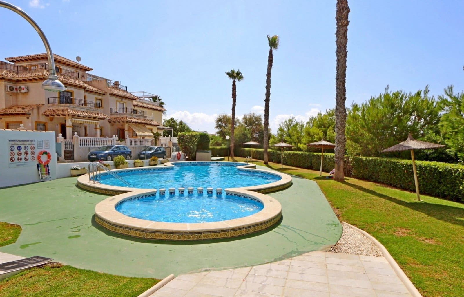 2 soveværelse Byhus til salg i Playa Flamenca med swimmingpool - € 225.000 (Ref: 9199219)