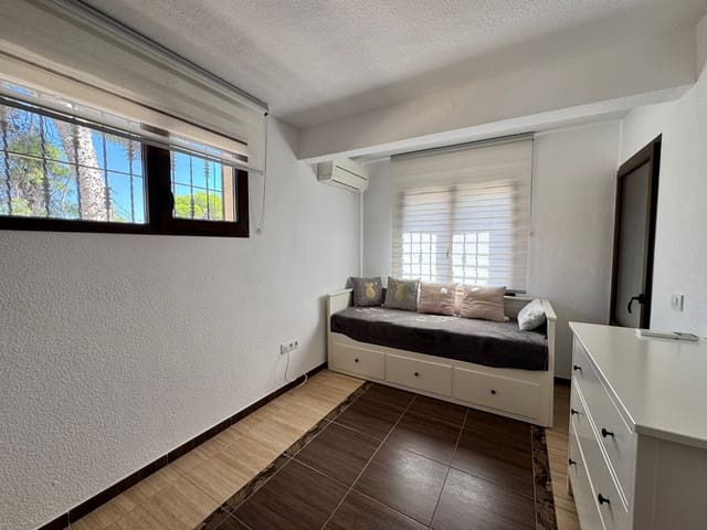 5 soveværelse Byhus til salg i Punta Prima, Torrevieja med garage - € 475.000 (Ref: 9199220)