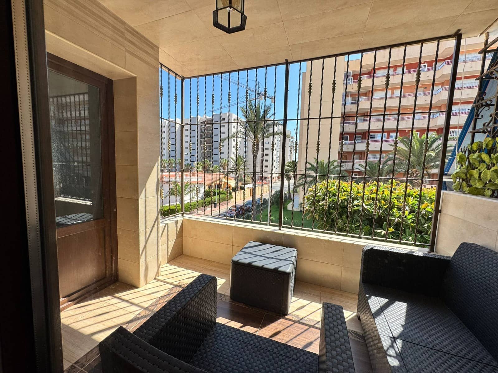 5 soveværelse Byhus til salg i Punta Prima med garage - € 475.000 (Ref: 9199220)