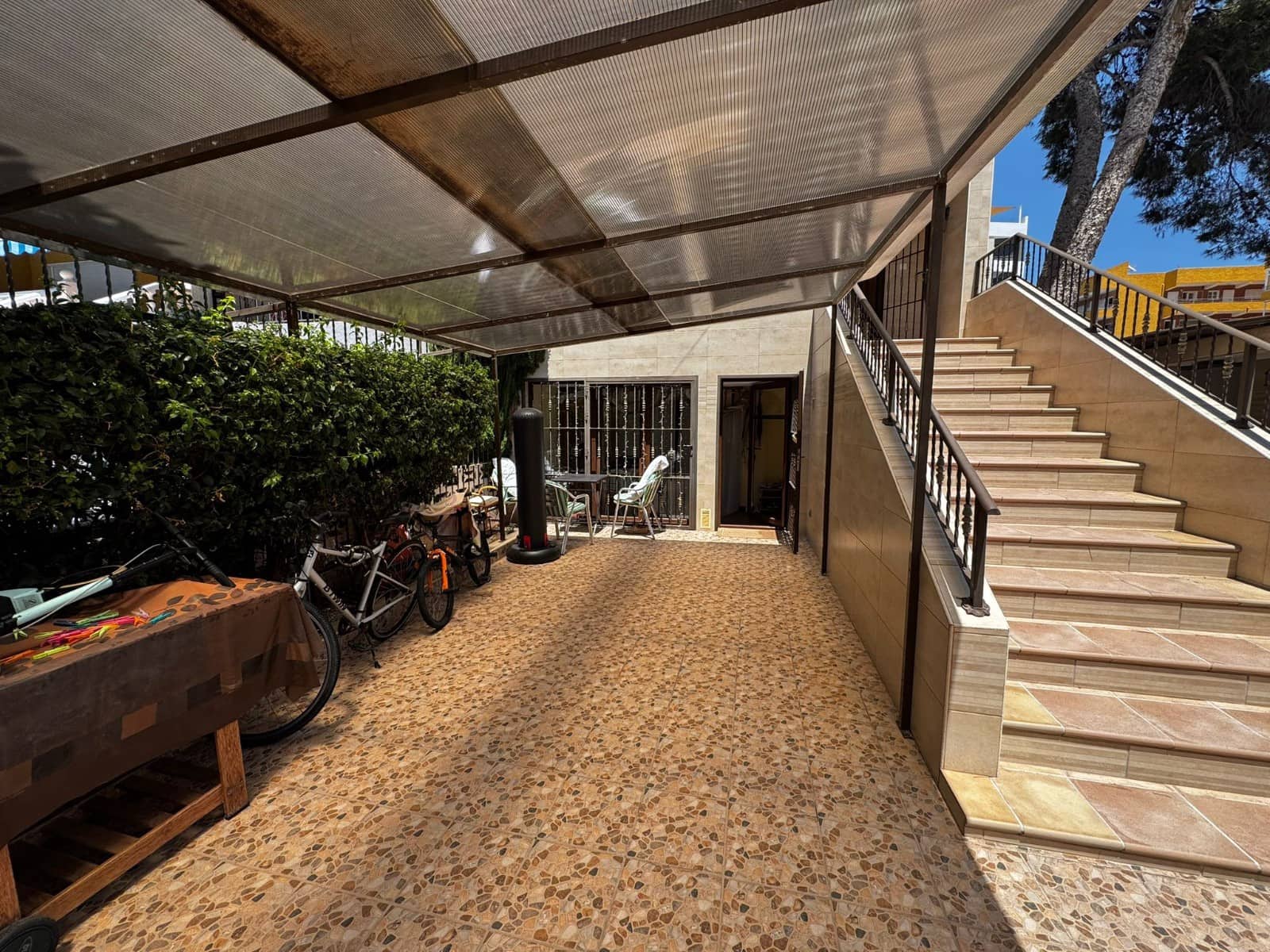 5 soveværelse Byhus til salg i Punta Prima med garage - € 475.000 (Ref: 9199220)