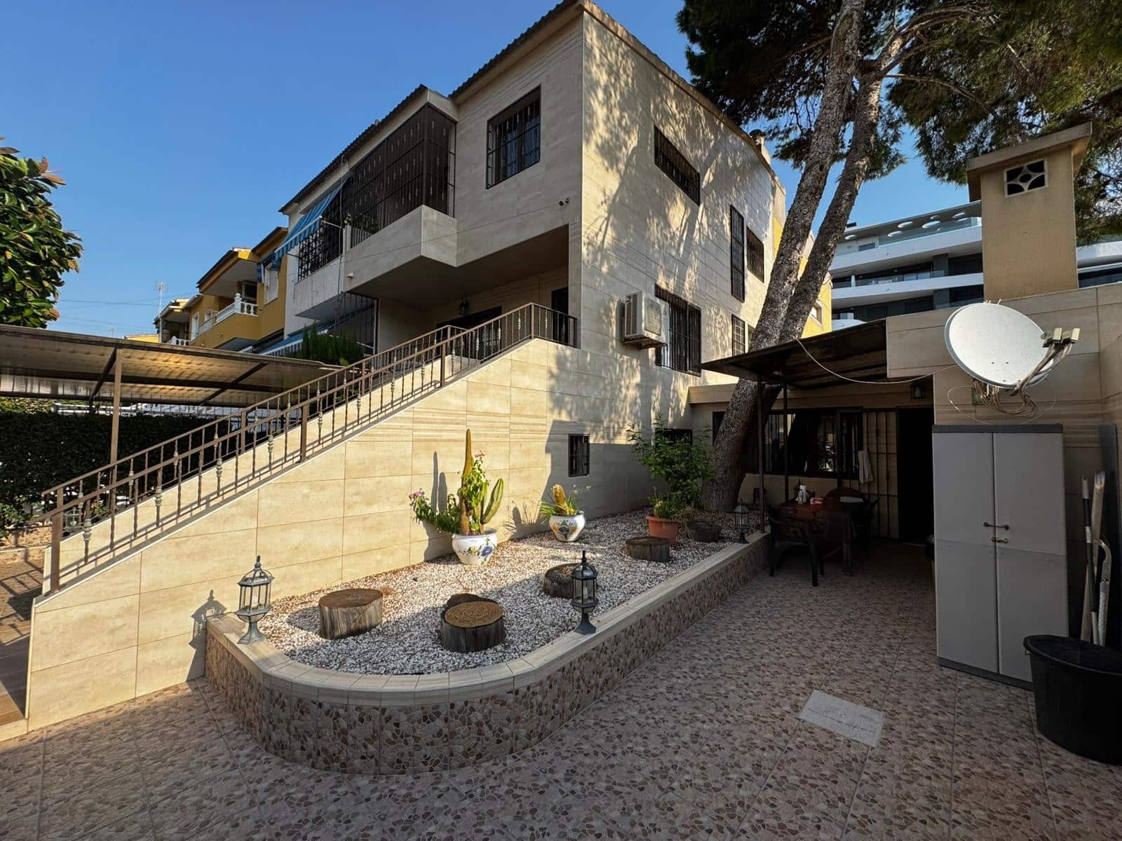 5 soveværelse Byhus til salg i Punta Prima med garage - € 475.000 (Ref: 9199220)