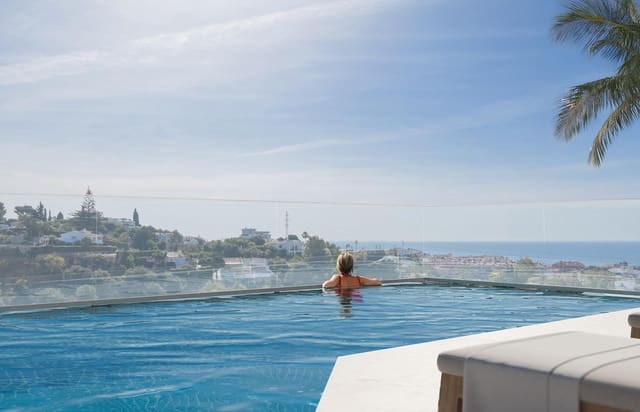 2 soveværelse Lejlighed til salg i Torreblanca, Fuengirola med swimmingpool garage - € 565.000 (Ref: 9221500)