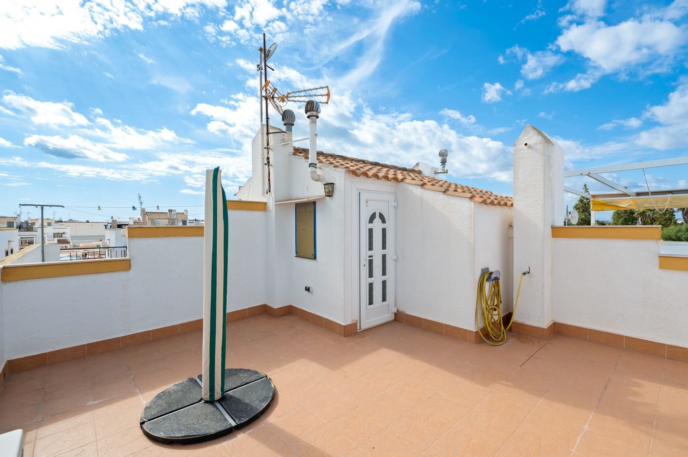 3 soveværelse Rækkehus til salg i Torrevieja med swimmingpool - € 195.000 (Ref: 9265114)