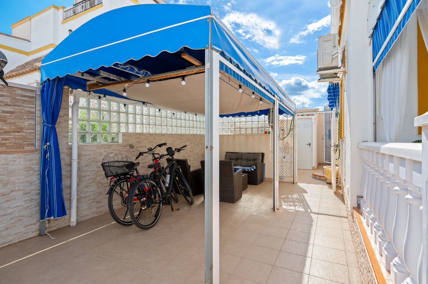 3 soveværelse Rækkehus til salg i Torrevieja med swimmingpool - € 195.000 (Ref: 9265114)