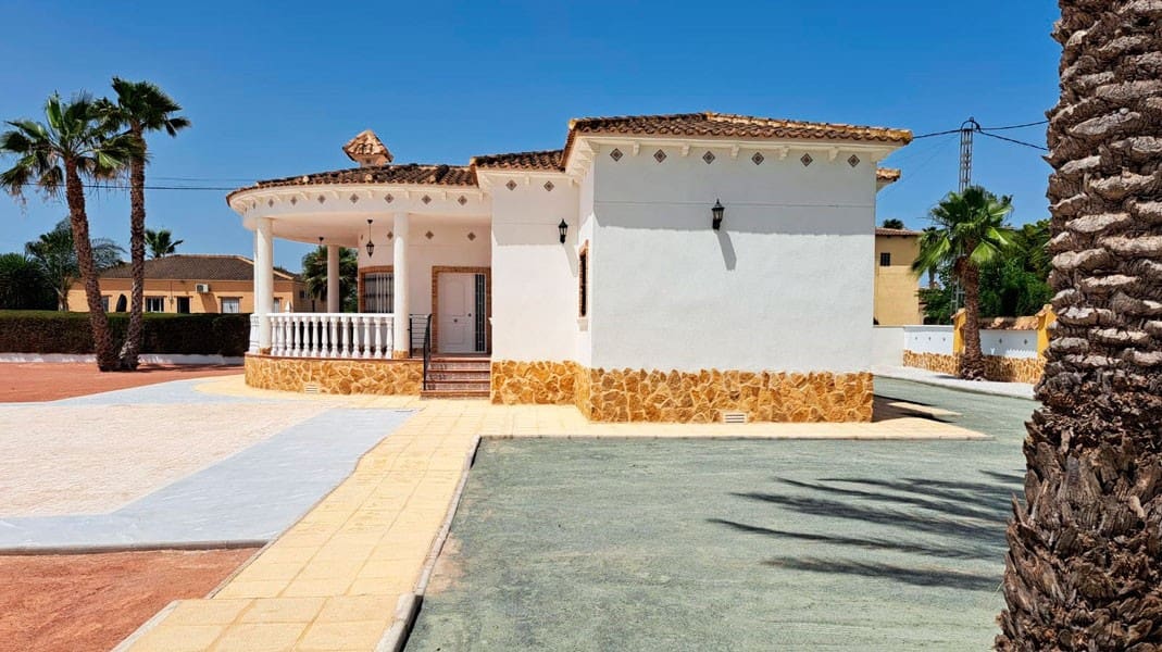 3 bedroom Villa for sale in Catral with pool - € 375,000 (Ref: 9291079)