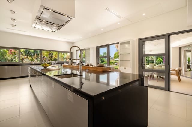 5 chambre Villa/Maison à vendre à Los Naranjos, Marbella - 6 995 000 € (Ref: 9350804)