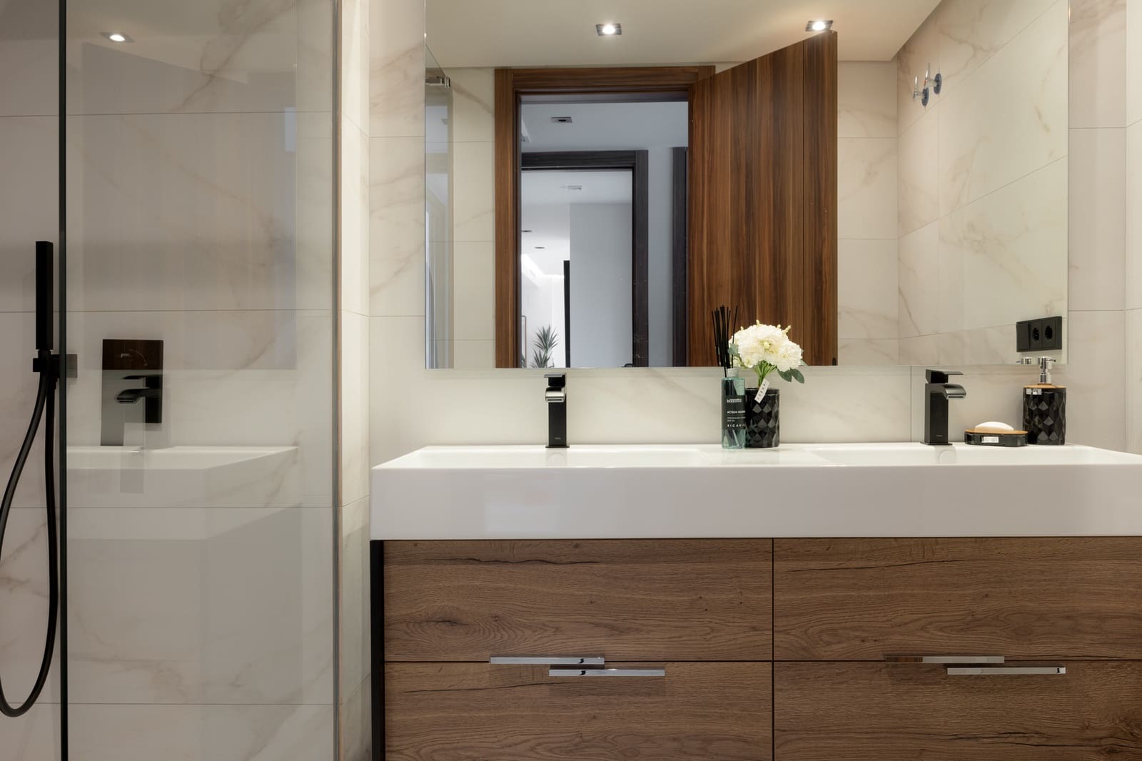 4 Zimmer Apartment zu verkaufen in Marbella mit Pool Garage - 1.510.000 € (Ref: 9350807)