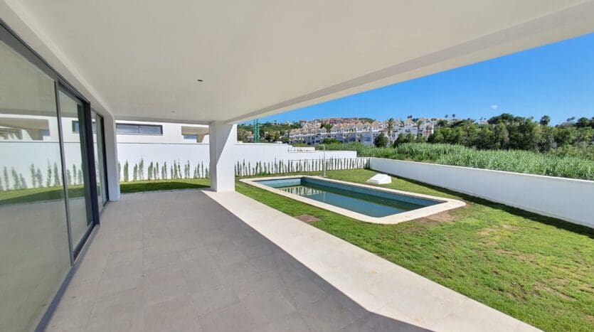 Chalet de 4 habitaciones en Manilva en venta - 1.065.000 € (Ref: 9350944)