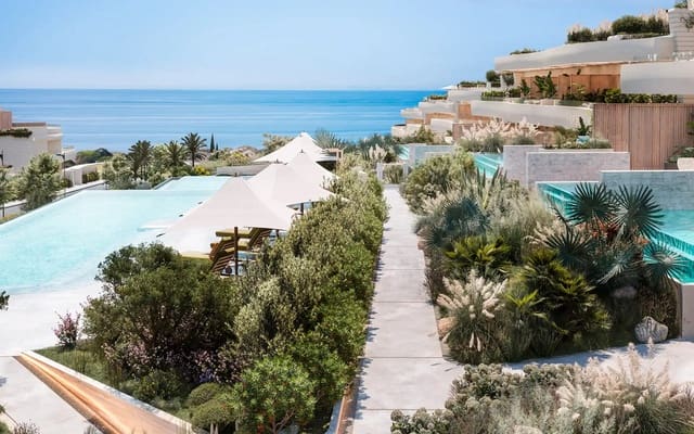 4 sypialnia Willa na sprzedaż w Las Chapas, Marbella z basenem garażem - 5 200 000 € (Ref: 9351139)