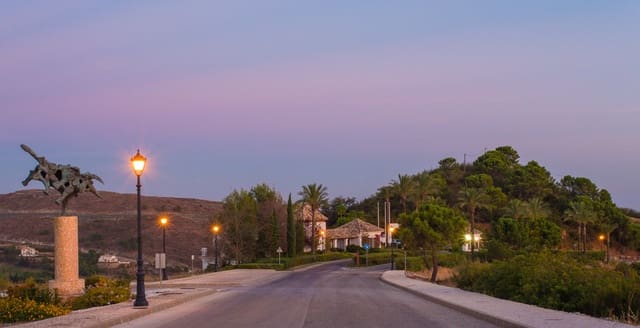 4 bedroom Villa for sale in Montemayor - Marbella Club, Benahavís - € 1,950,000 (Ref: 9351142)