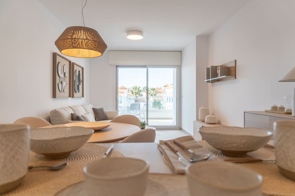 2 soveværelse Lejlighed til salg i Playa Flamenca med swimmingpool - € 380.000 (Ref: 9351243)