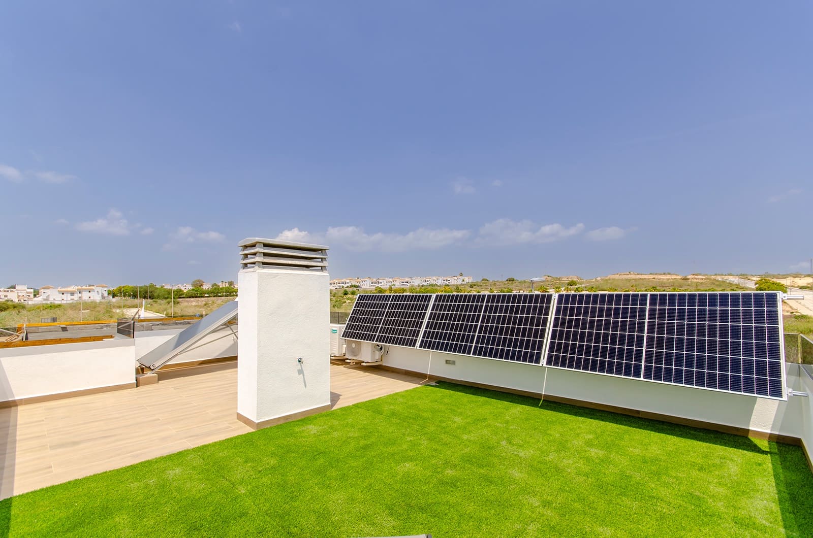 Chalet de 3 habitaciones en Orihuela Costa en venta con garaje - 415.000 € (Ref: 9351915)