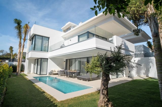 4 soveværelse Villa til salg i Lomas De Marbella, Marbella - € 3.500.000 (Ref: 9352313)
