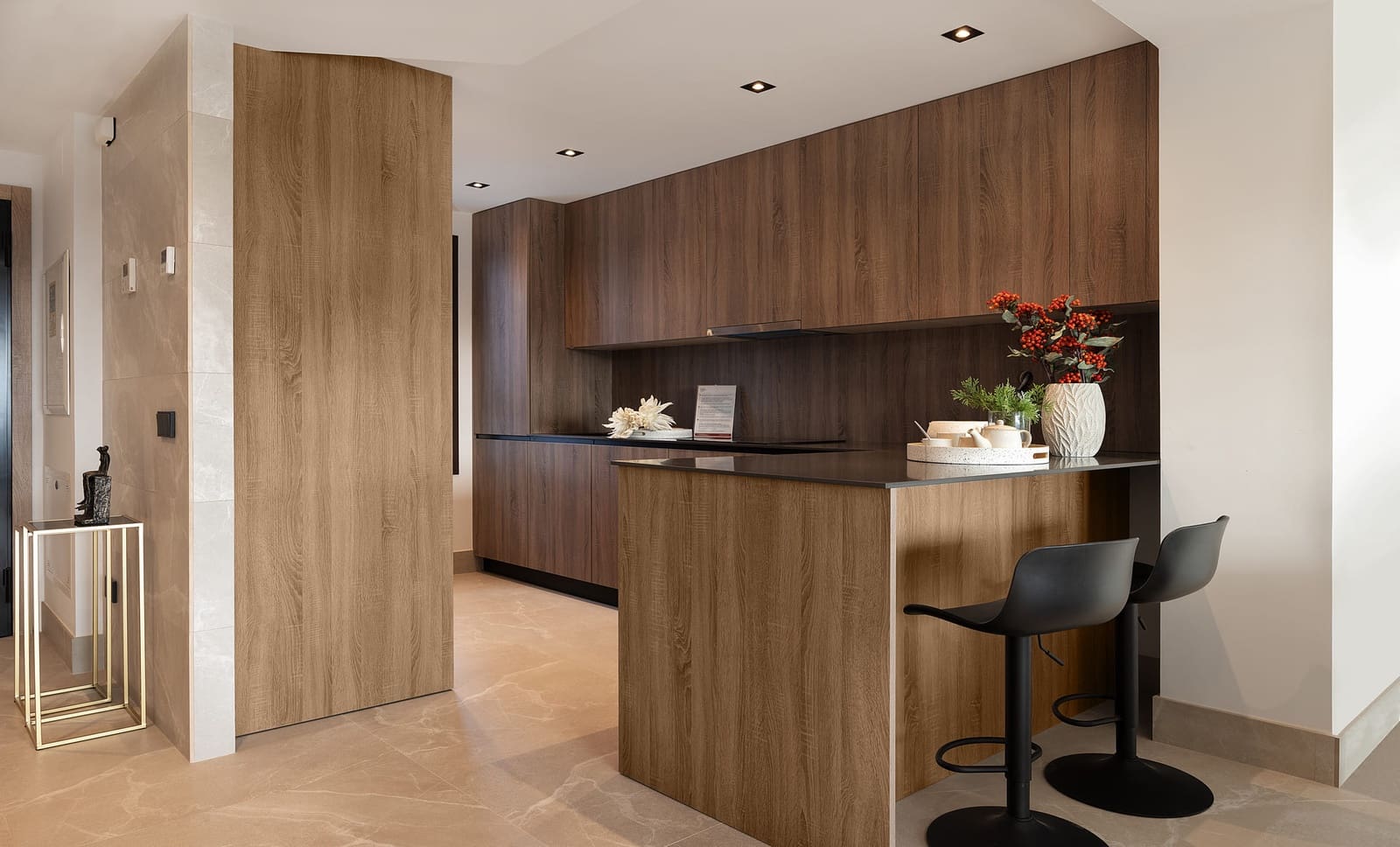 3 sypialnia Willa na sprzedaż w Istan z basenem garażem - 620 000 € (Ref: 9352428)