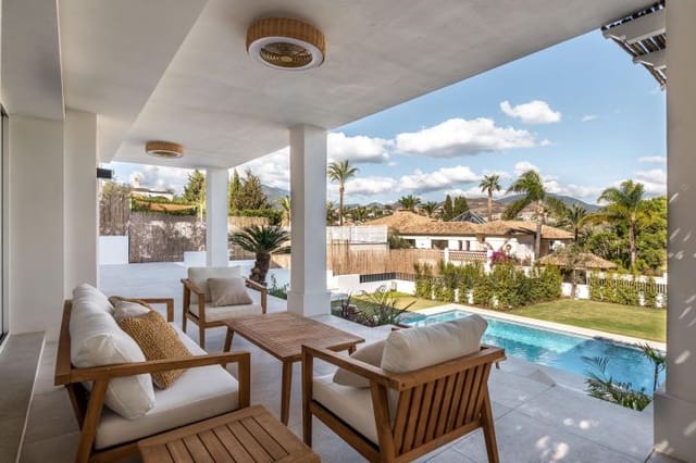 5 sypialnia Willa na sprzedaż w Las Brisas, Marbella - 2 575 000 € (Ref: 9352505)