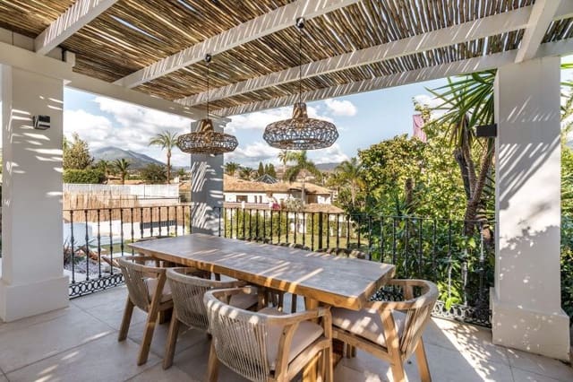 5 sypialnia Willa na sprzedaż w Las Brisas, Marbella - 2 575 000 € (Ref: 9352505)