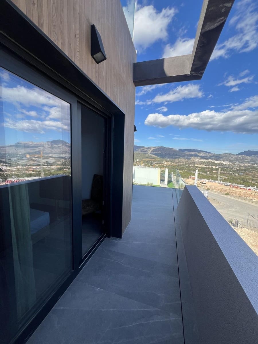 3 bedroom Villa for sale in Polop with pool garage - € 663,115 (Ref: 9791702)