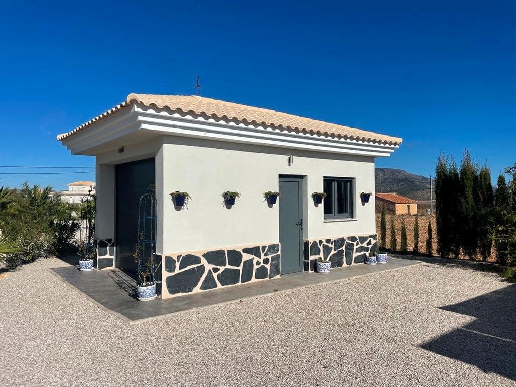 3 soveværelse Villa til salg i Pinoso med swimmingpool garage - € 332.000 (Ref: 9791834)