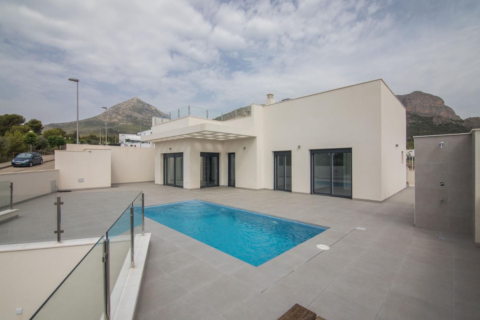 3 bedroom Villa for sale in Polop with pool - € 585,000 (Ref: 9791936)