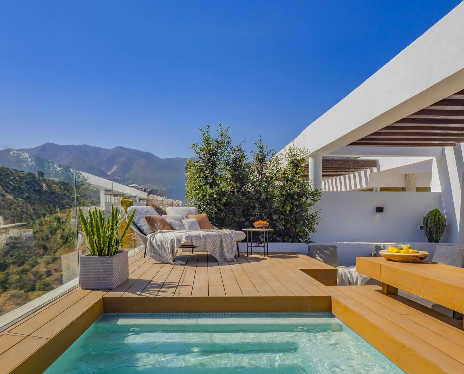 4 bedroom Townhouse for sale in Fuengirola with pool - € 1,300,000 (Ref: 9792242)