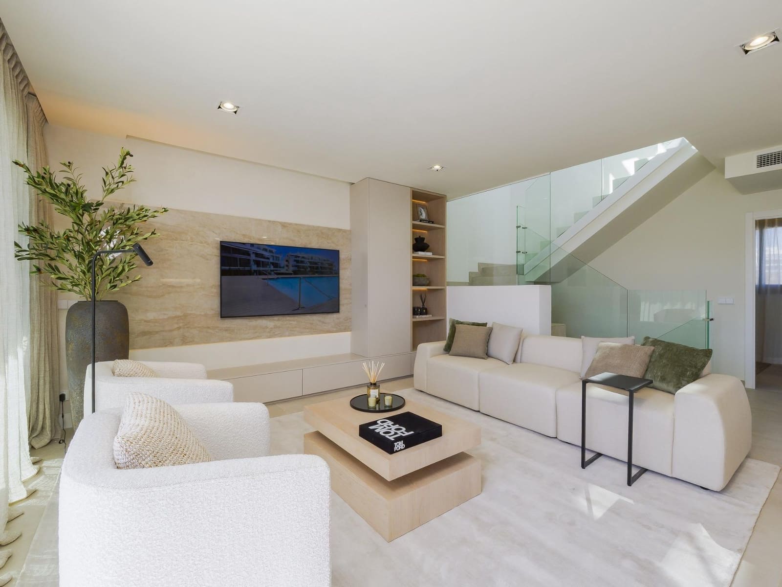 3 bedroom Townhouse for sale in Fuengirola with pool - € 1,120,000 (Ref: 9792245)