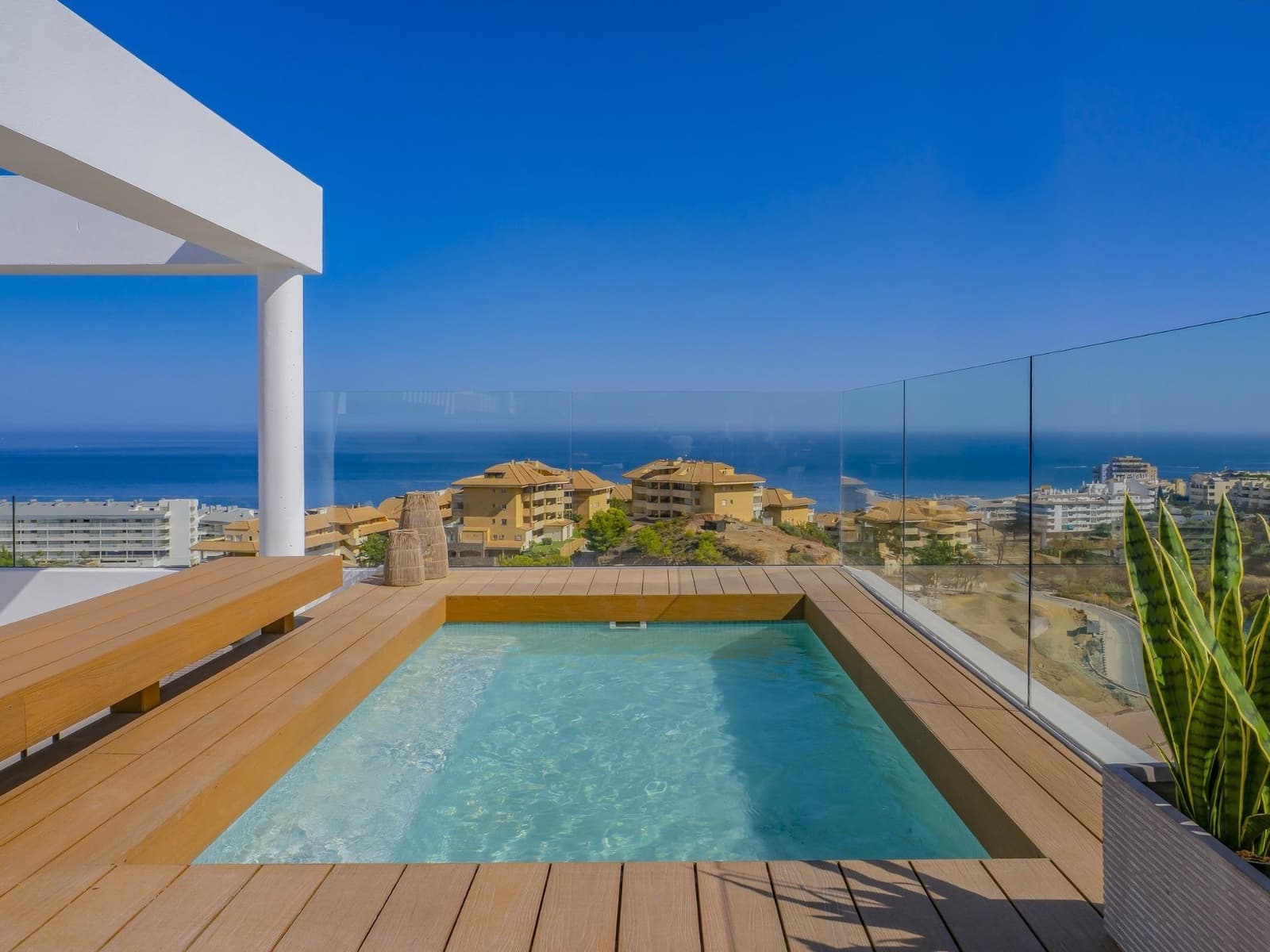 3 bedroom Townhouse for sale in Fuengirola with pool - € 1,120,000 (Ref: 9792245)