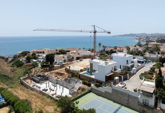 5 chambre Villa/Maison à vendre à El Faro de Calaburra - Chaparral, Mijas avec piscine - 2 275 000 € (Ref: 9792974)