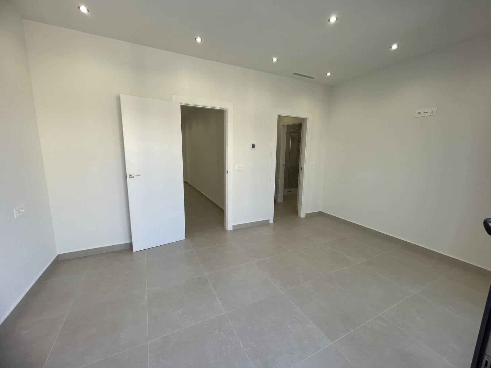 3 soveværelse Villa til salg i Heredades med swimmingpool - € 359.900 (Ref: 9792979)