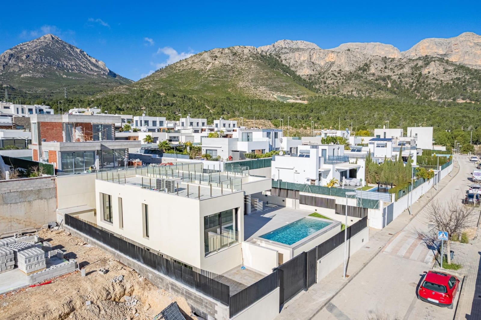 4 soveværelse Villa til salg i Polop med swimmingpool - € 970.000 (Ref: 9857158)