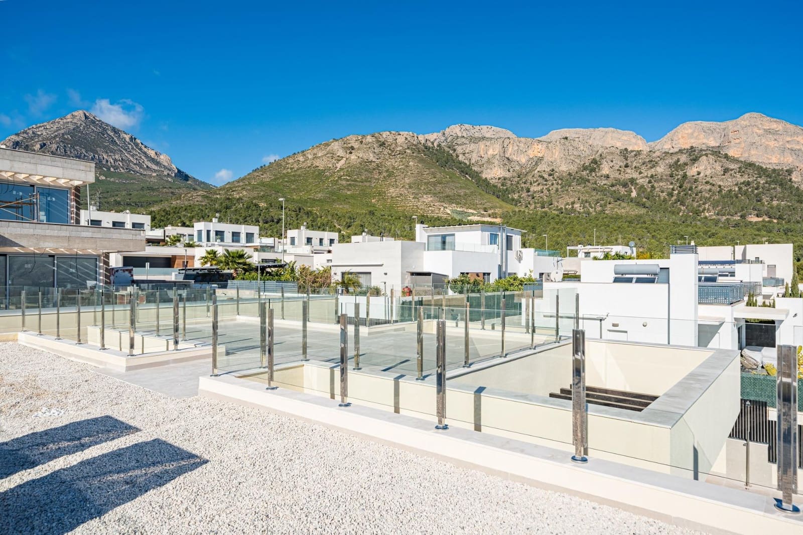 4 soveværelse Villa til salg i Polop med swimmingpool - € 970.000 (Ref: 9857158)