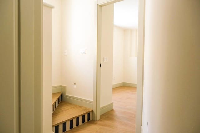 2 soverom Strandleiligheter til salgs i La Malagueta, Málaga by - € 880 000 (Ref: 9857303)