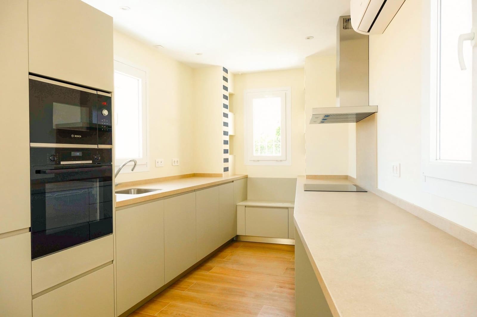 2 soverom Strandleiligheter til salgs i Malaga by - € 880 000 (Ref: 9857303)