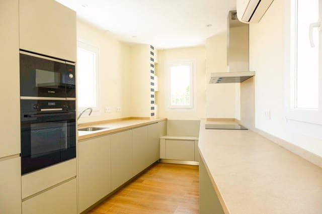 2 soverom Strandleiligheter til salgs i La Malagueta, Málaga by - € 880 000 (Ref: 9857303)