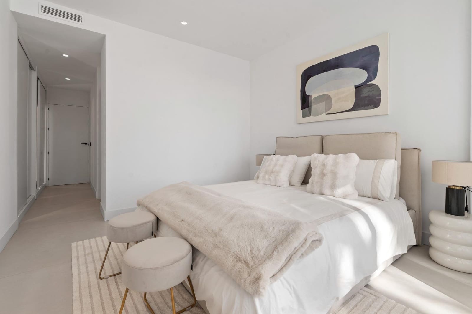 4 bedroom Apartment for sale in El Paraiso with pool garage - € 890,000 (Ref: 9857312)