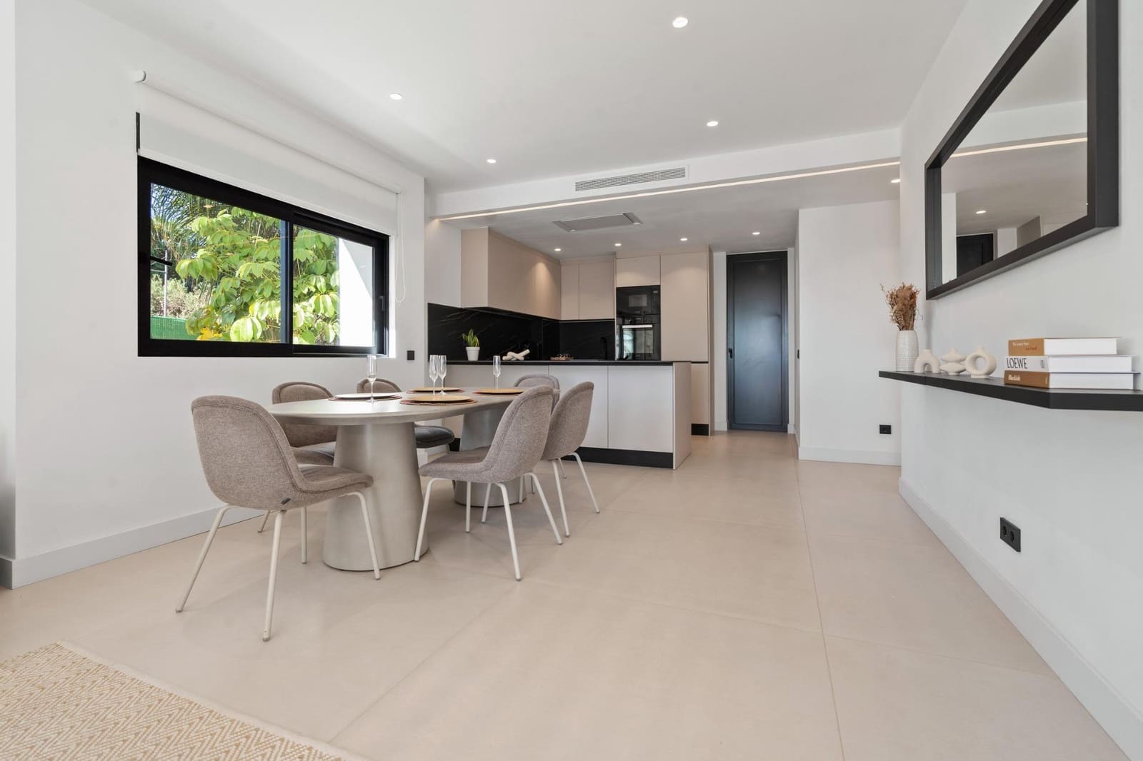 4 bedroom Apartment for sale in El Paraiso with pool garage - € 890,000 (Ref: 9857312)
