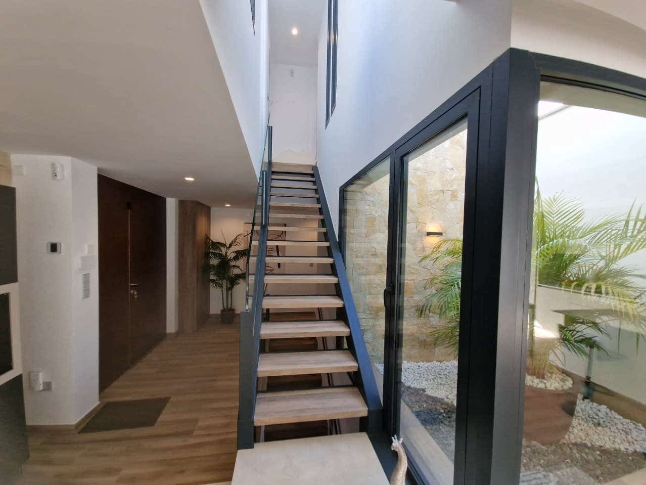 3 soverom Villa til salgs i Monforte del Cid med svømmebasseng - € 795 000 (Ref: 9857486)