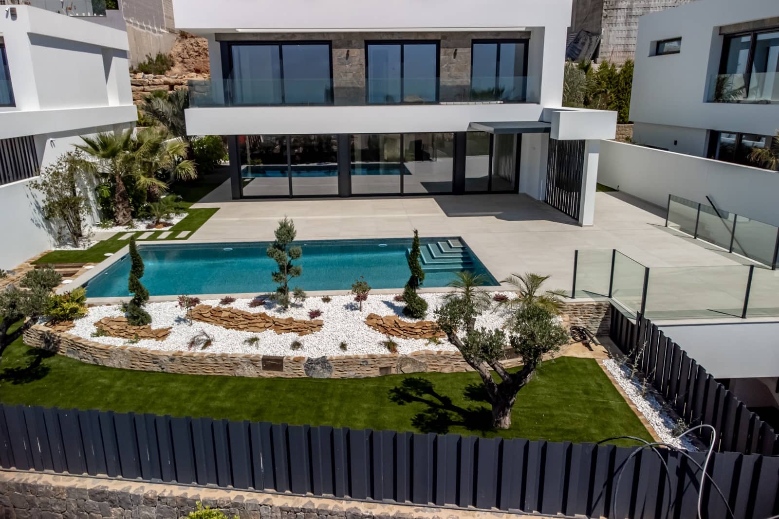 8 sypialnia Willa na sprzedaż w Finestrat - 3 950 000 € (Ref: 9882956)