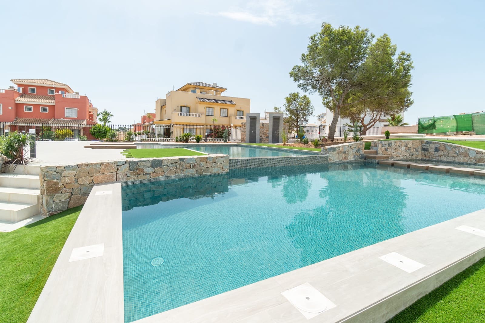 3 sypialnia Apartament na sprzedaż w Torrevieja z basenem - 330 000 € (Ref: 9883074)