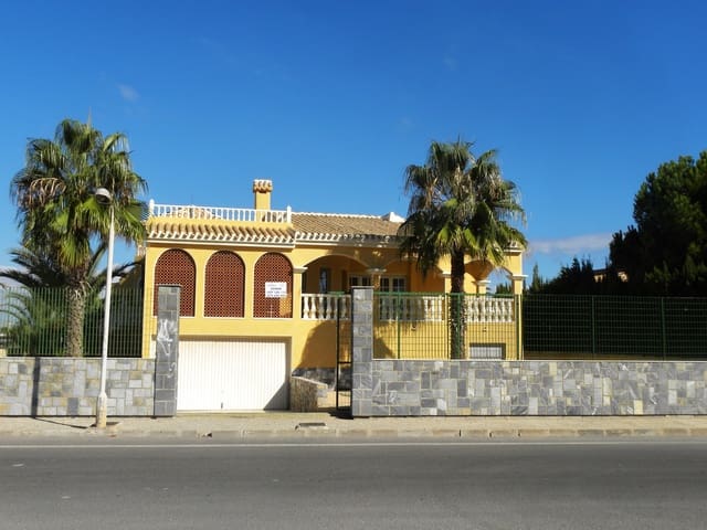 3 soveværelse Villa til salg i La Manga del Mar Menor - € 780.000 (Ref: 9883236)