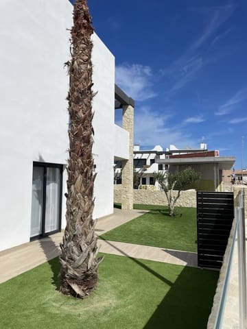 3 chambre Villa/Maison à vendre à Aguas Nuevas, Torrevieja avec piscine garage - 363 500 € (Ref: 9883254)
