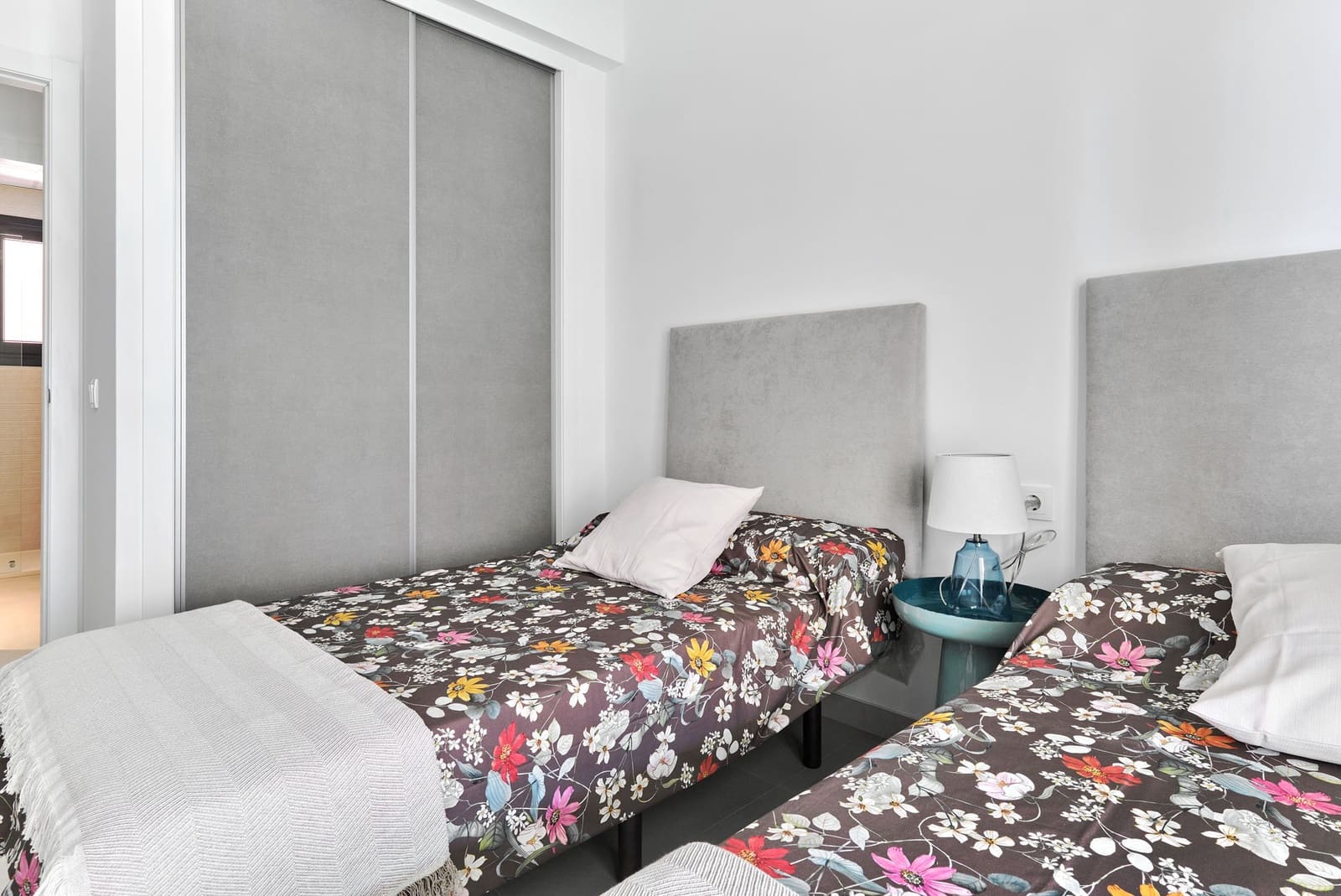 2 slaapkamer Appartement te koop in Torrevieja met zwembad garage - € 380.000 (Ref: 9883370)