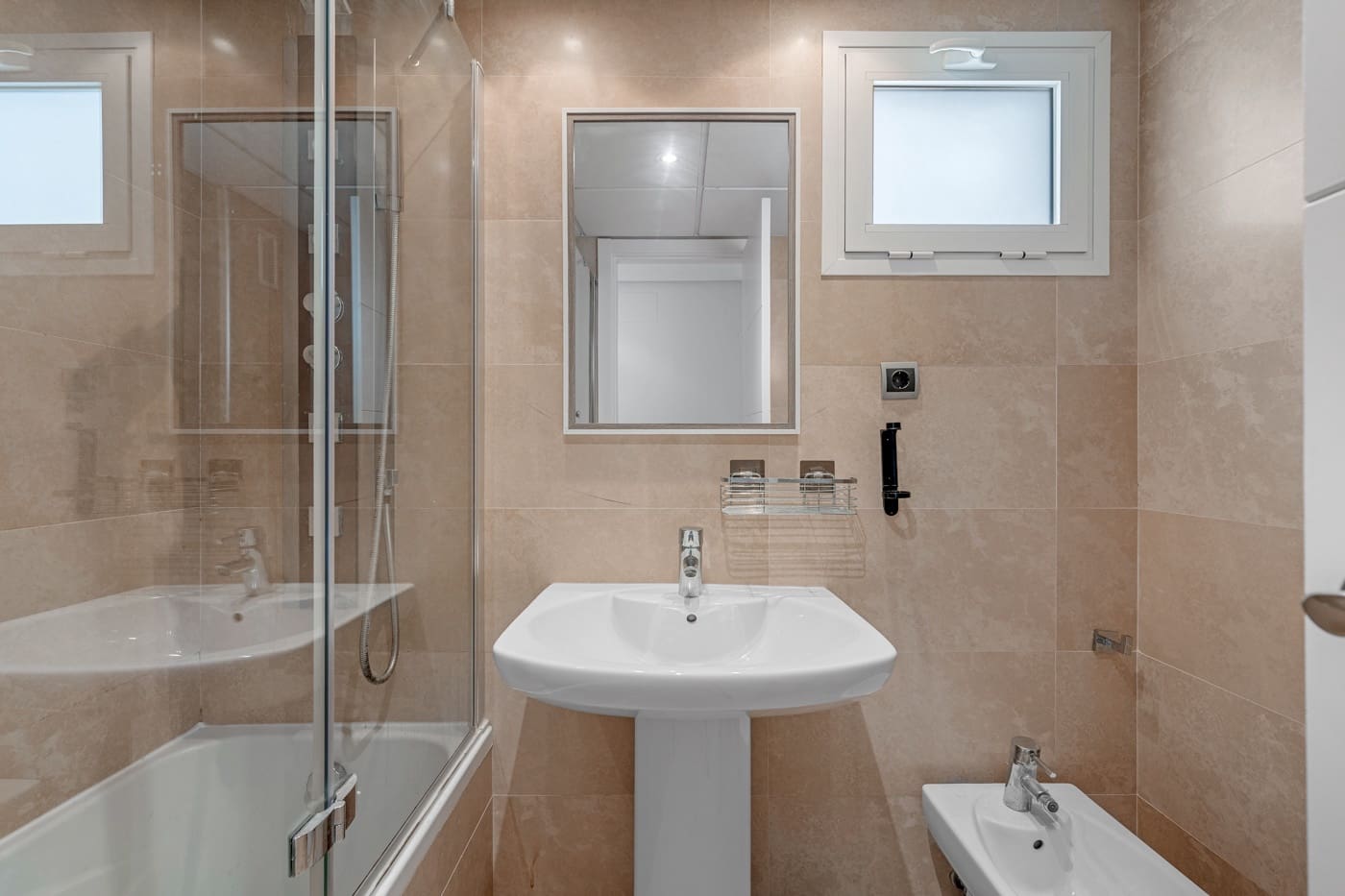 1 sypialnia Apartament na sprzedaż w Los Alcazares z basenem garażem - 139 000 € (Ref: 9914959)