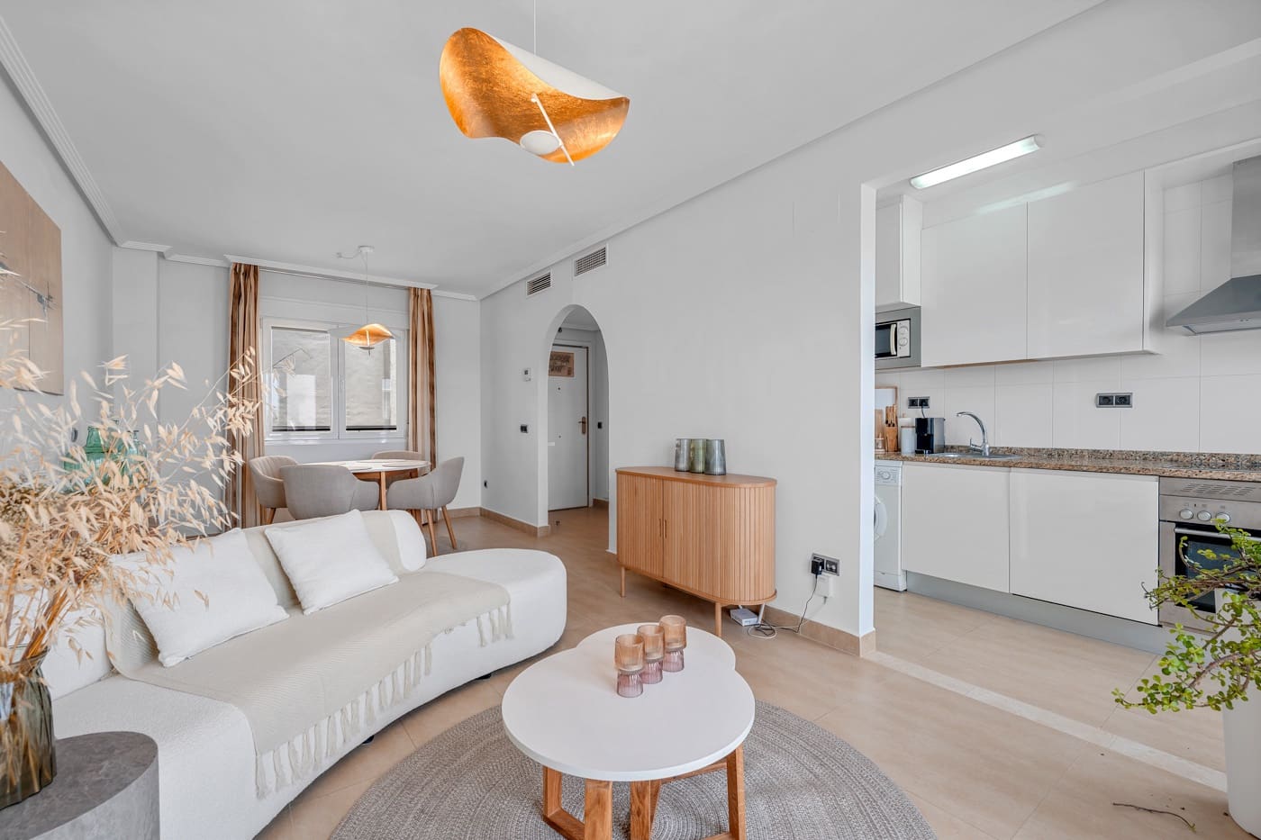 1 sypialnia Apartament na sprzedaż w Los Alcazares z basenem garażem - 139 000 € (Ref: 9914959)