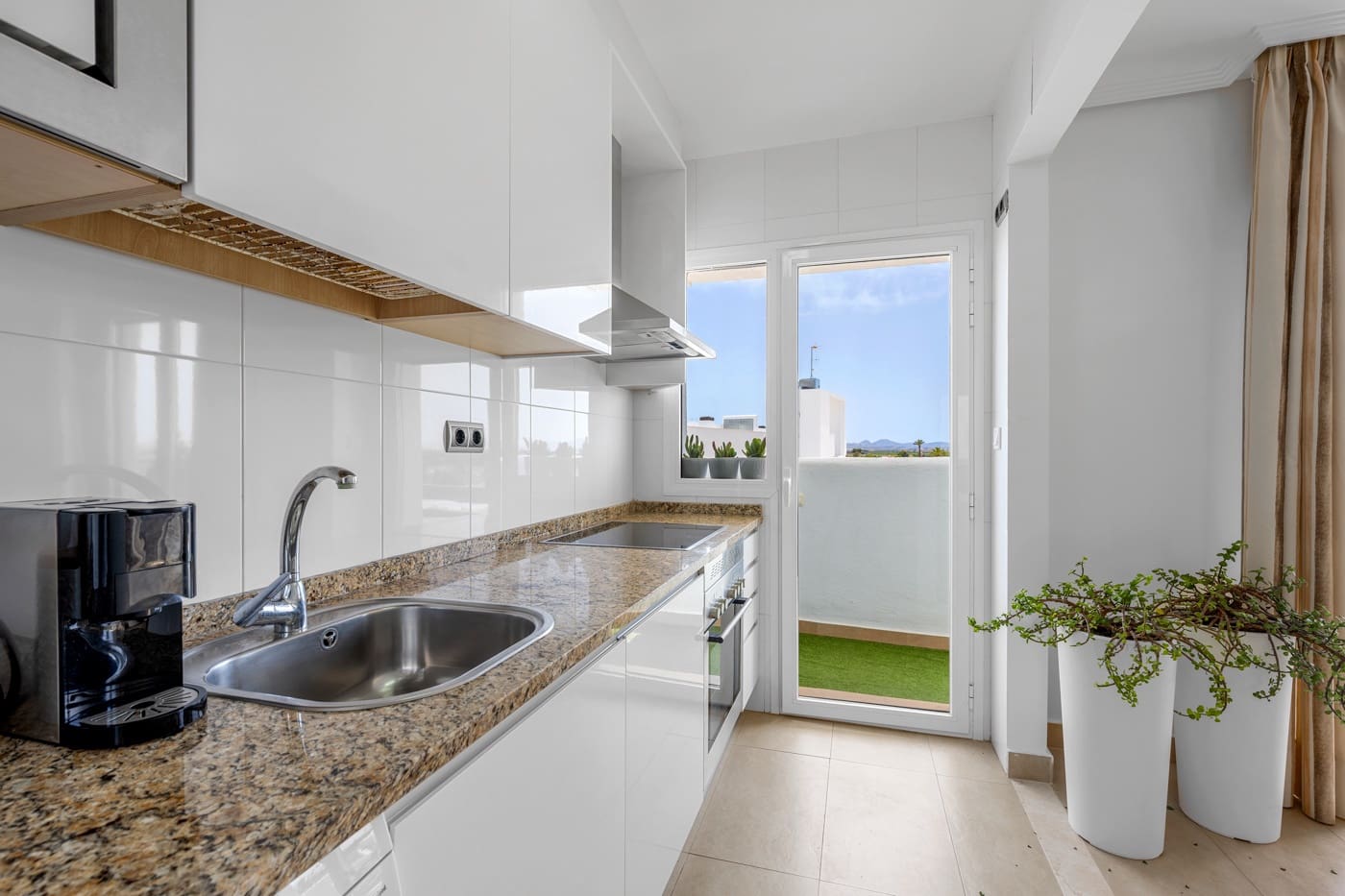 1 sypialnia Apartament na sprzedaż w Los Alcazares z basenem garażem - 139 000 € (Ref: 9914959)
