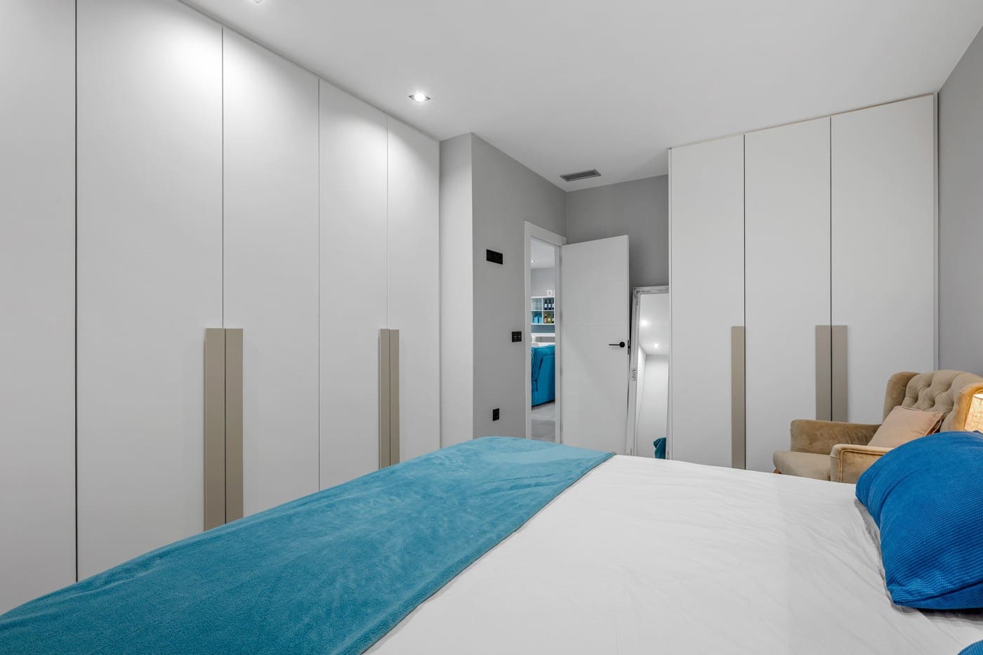 Chalet de 5 habitaciones en Villamartin en venta con piscina garaje - 592.000 € (Ref: 9916377)