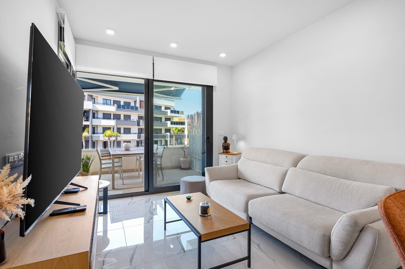 2 Zimmer Apartment zu verkaufen in Playa Flamenca mit Pool Garage - 350.000 € (Ref: 9944894)