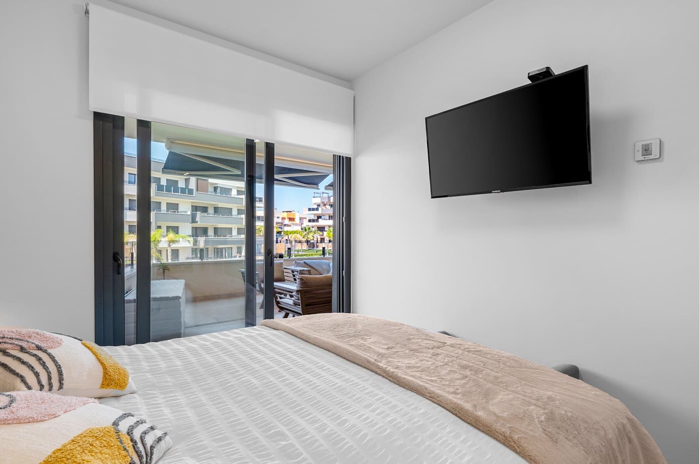 2 Zimmer Apartment zu verkaufen in Playa Flamenca mit Pool Garage - 350.000 € (Ref: 9944894)