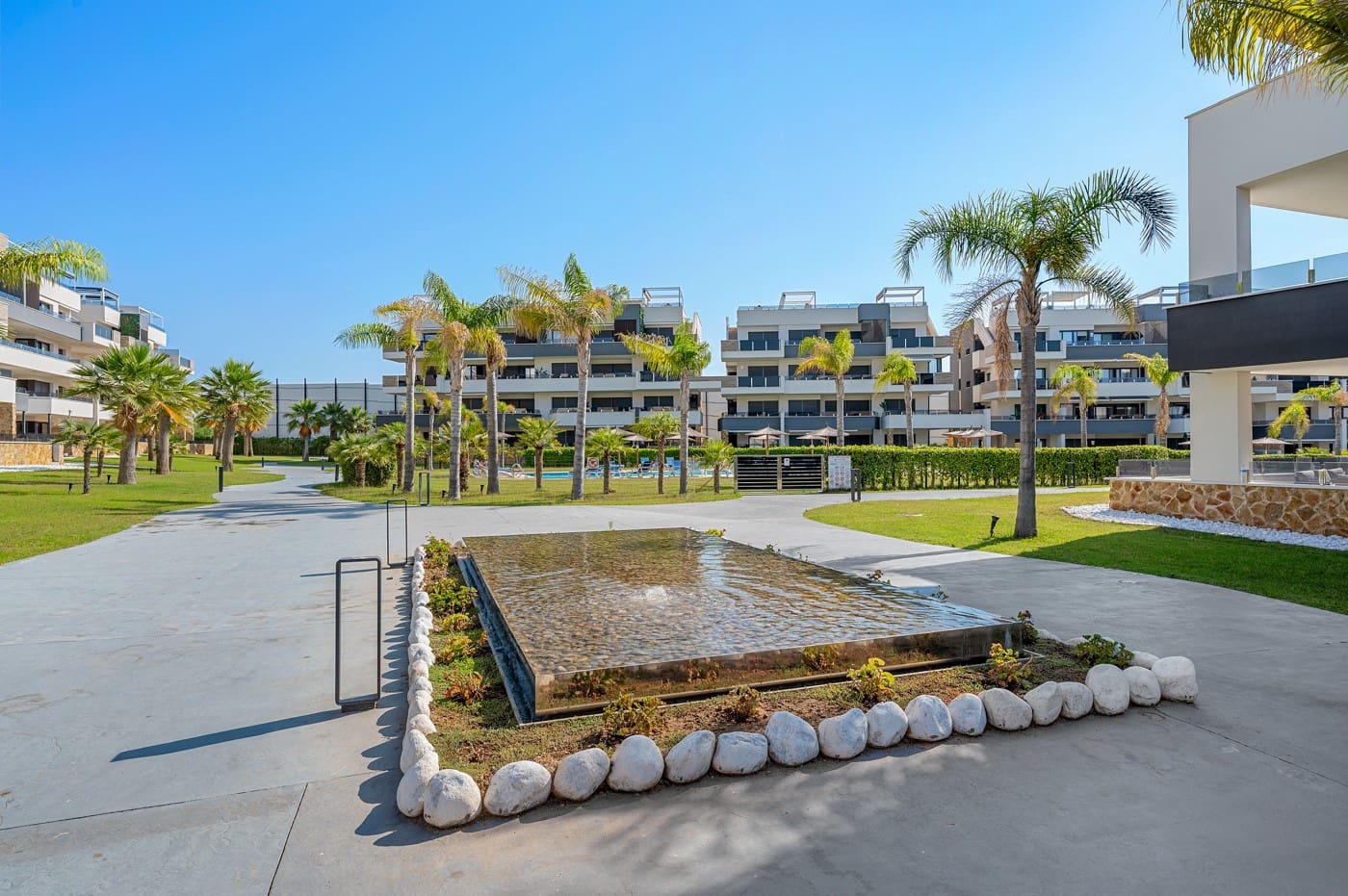 2 Zimmer Apartment zu verkaufen in Playa Flamenca mit Pool Garage - 350.000 € (Ref: 9944894)