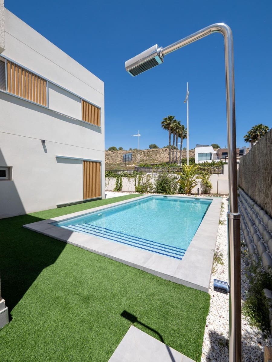 4 soveværelse Villa til salg i Algorfa med swimmingpool - € 669.000 (Ref: 9974728)